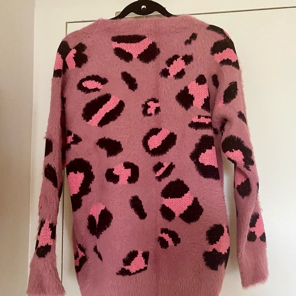 Davi & Dani Fuzzy Pink Animal Print Sweater - Picture 2 of 6